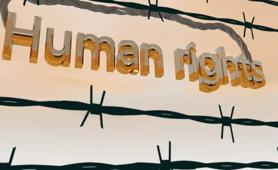 Les discriminations en France ne sauraient être balayées d’un revers de la main