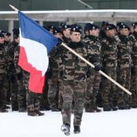 Des généraux de l’armée à la retraite rejoignent les rangs de l’extrême droite française Des généraux de l’armée à la retraite rejoignent les rangs de l’extrême droite française