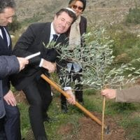 Christian Estrosi s'implique dans le conflit Israélo-Palestinien en tant qu'élu de la République Christian Estrosi s'implique dans le conflit Israélo-Palestinien en tant qu'élu de la République