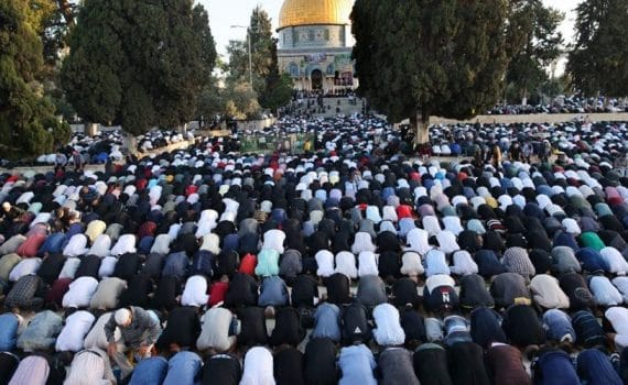 Aïd al-Fitr : plus de 100.000 fidèles à la mosquée Al-Aqsa de Jérusalem pour la prière de la rupture du jeûne