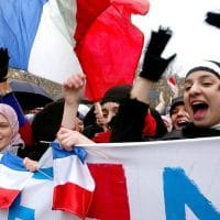 Le voile de toutes les discordes en France – INFOSPLUS Le voile de toutes les discordes en France – INFOSPLUS