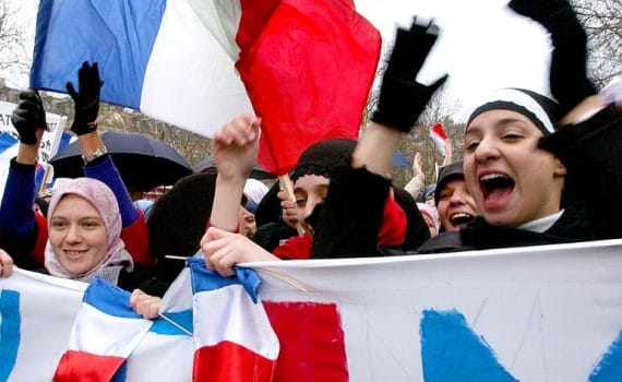 Le voile de toutes les discordes en France – INFOSPLUS