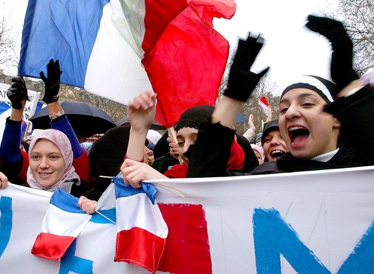 Le voile de toutes les discordes en France – INFOSPLUS