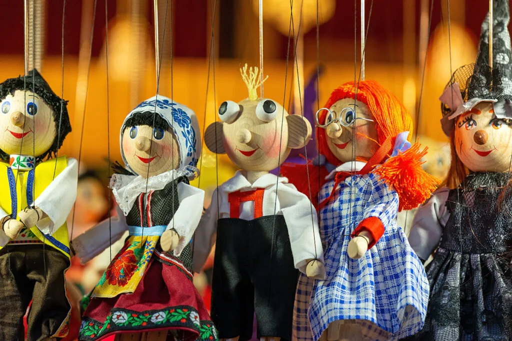 Cupide et Hâbleur scellent un diabolique pacte de pouvoir