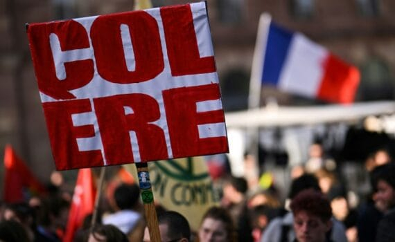 Le Conseil Constitutionnel examine la forme pas le fond