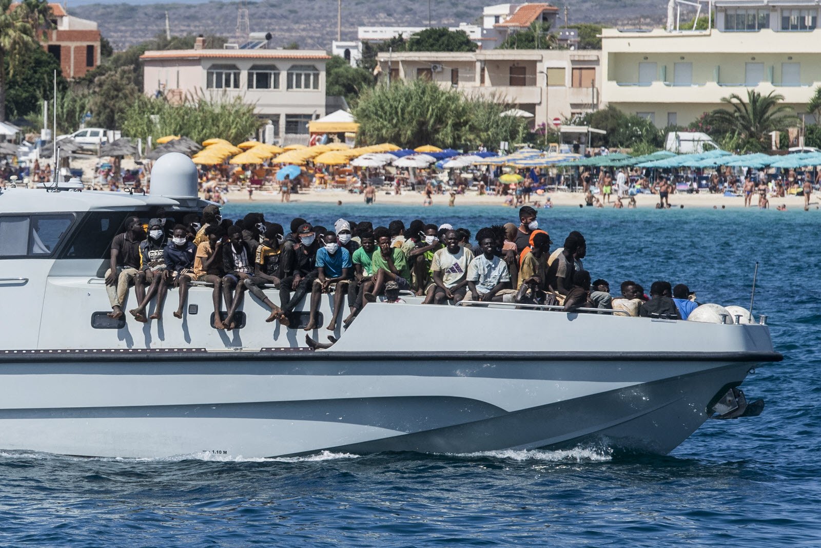 Lampedusa est prise d’assaut par des milliers de migrants