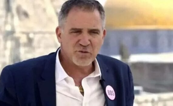 Son père est un ancien général d'occupation, un écrivain juif : « Israël » est terroriste et ne peut pas vaincre les Palestiniens