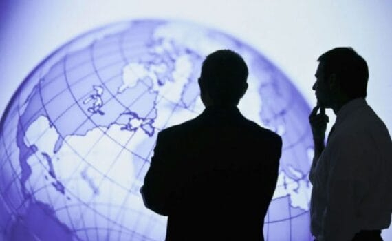 Plusieurs problèmes internationaux ont pris une autre tournure à la fin de l'année