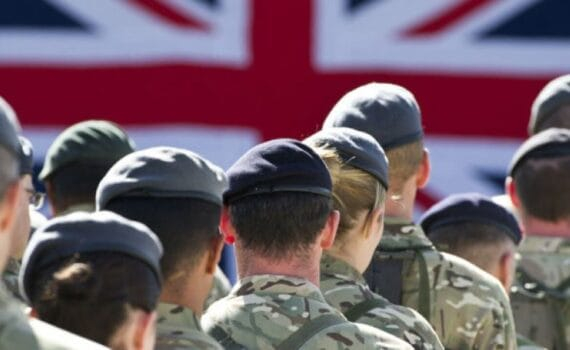 Conflit en Ukraine : le Royaume-Uni annonce la conscription de ses sujets