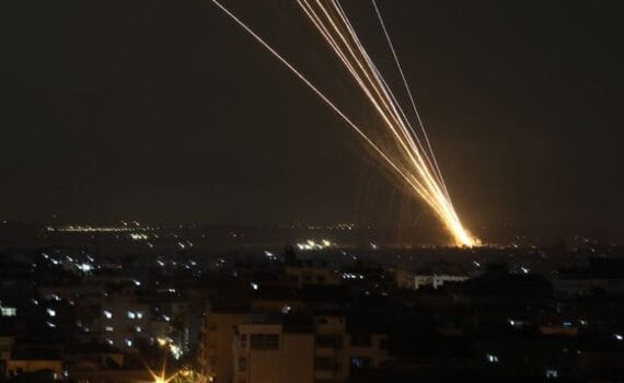Début 2024... Al-Qassam attaque Tel-Aviv et sa banlieue à coups de missiles