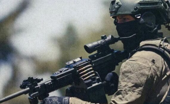 La France équipe en secret des fusils-mitrailleurs utilisés par l'armée génocidaire sioniste