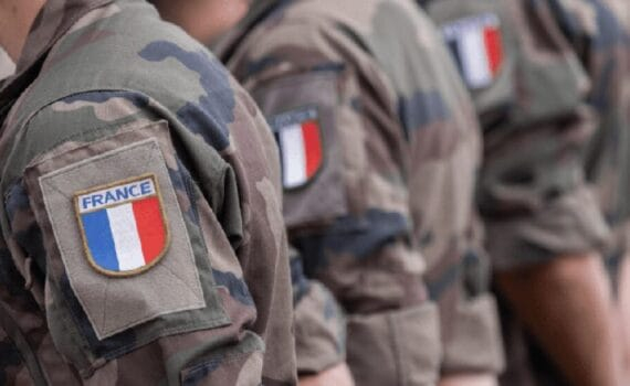 Appel de 12 généraux et personnalités contre les menaces de guerre de Macron