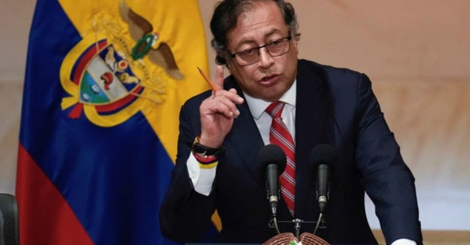 Le président colombien qualifie le massacre de farine d’« Holocauste » et met fin à l’achat d’armes israéliennes