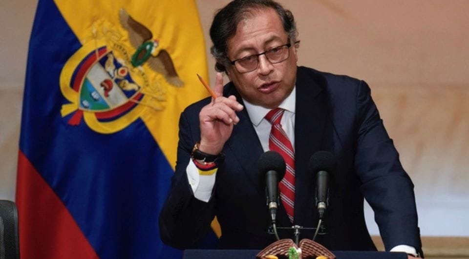Le président colombien qualifie le massacre de farine d’« Holocauste » et met fin à l’achat d’armes israéliennes