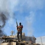 Des combattants du Hamas libèrent des otages palestiniens dans le nord de Gaza Des combattants du Hamas libèrent des otages palestiniens dans le nord de Gaza