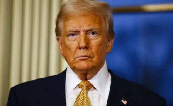 Donald Trump se lance dans des discours pêle-mêle, à l’emporte-pièce, se prenant pour le nouveau Messie