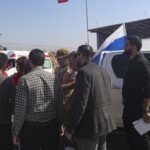 Hmeimim : des milliers de réfugiés civils Alaouites et Chrétiens sont toujours dans la base russe Hmeimim : des milliers de réfugiés civils Alaouites et Chrétiens sont toujours dans la base russe