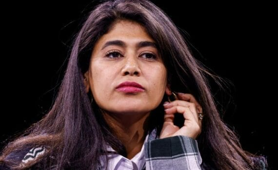 Une centaine de sénateurs demandent au Parlement européen de lever l’immunité parlementaire de Rima Hassan à la suite de ses propos sur le Hamas