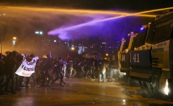 Turquie : manifestations monstres dans tout le pays demandant la démission d’Erdogan