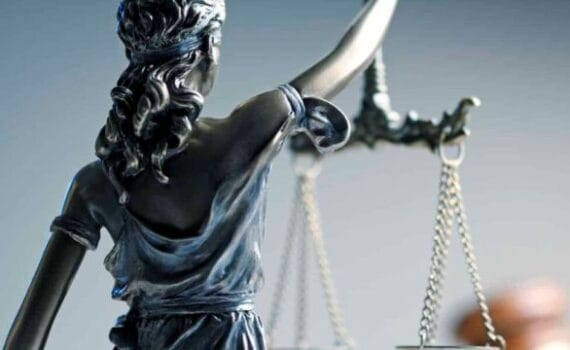 Justice et Morale : faut-il distinguer les deux ?