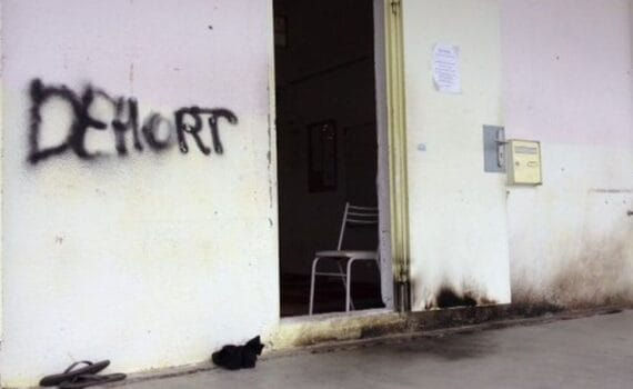 En Moselle, une mosquée a été vandalisée : Croix gammées, tapis de prières arrachés, mobiliers retournés