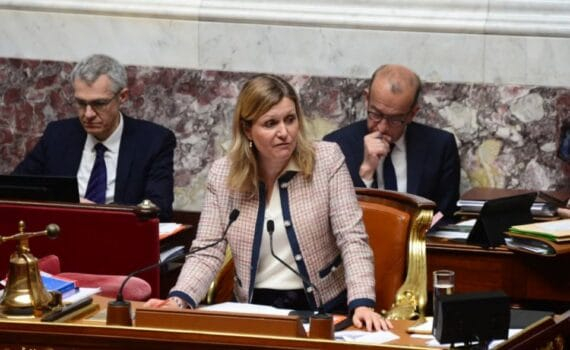 Sanctionnée pour une minute de silence au pays de la déclaration des Droits de l’homme