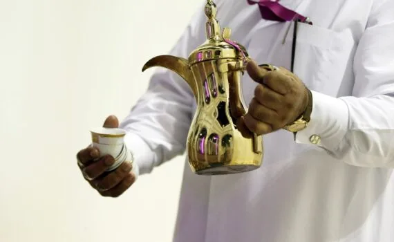 Fierté et dilemme : Franco-Algérien, je me retrouve encore face au colonialisme et aux injustices