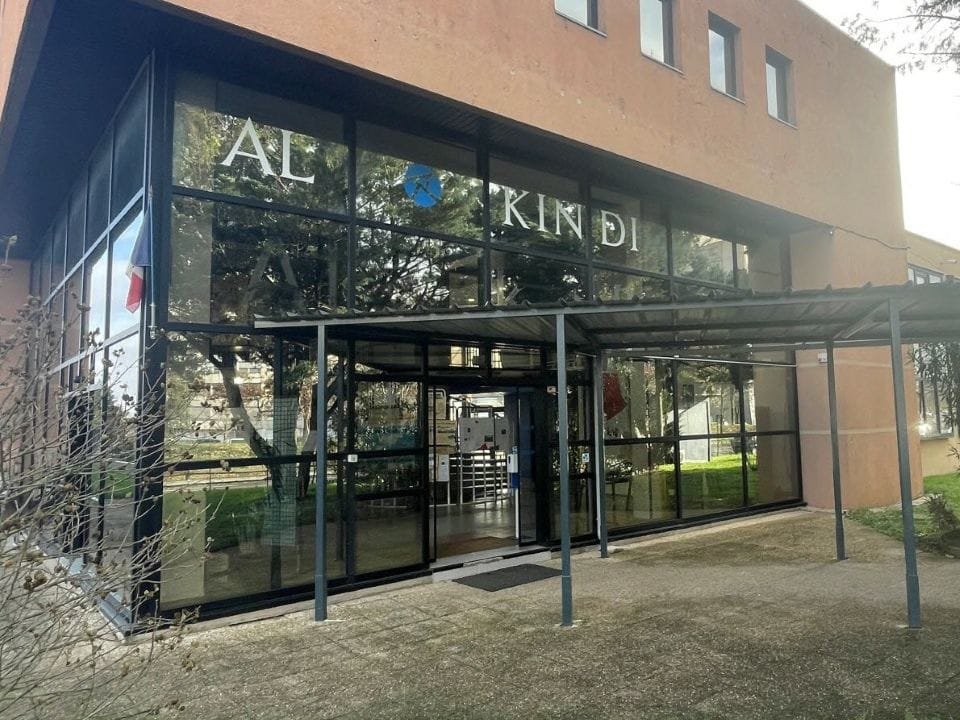 Le plus grand groupe scolaire musulman privé de France, Al-Kindi, situé près de Lyon, est dans le viseur de l’État