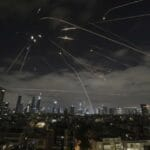 Les missiles iraniens hypersoniques créent le chaos en Israël et stupéfient le monde entier Les missiles iraniens hypersoniques créent le chaos en Israël et stupéfient le monde entier