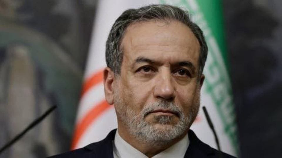 Le ministre des Affaires étrangères lors de la cérémonie de signature du livre « Le pouvoir de la négociation » au Liban