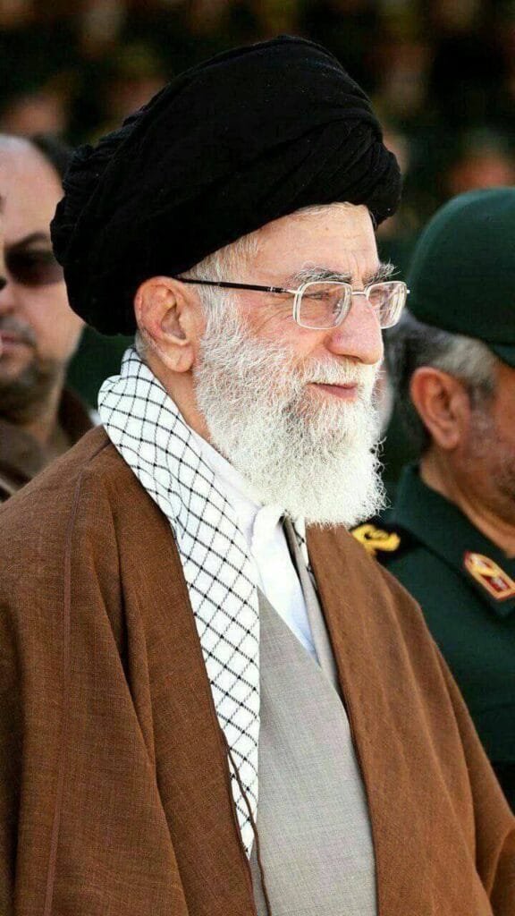L’Ayatollah Sayyed Ali Husseini Khamenei, chef de la Révolution islamique