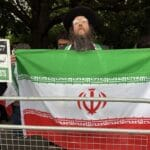 Rabbins juifs vivant à Londres : Nous condamnons l'agression israélienne et nous soutenons le gouvernement et le peuple iraniens Rabbins juifs vivant à Londres : Nous condamnons l'agression israélienne et nous soutenons le gouvernement et le peuple iraniens