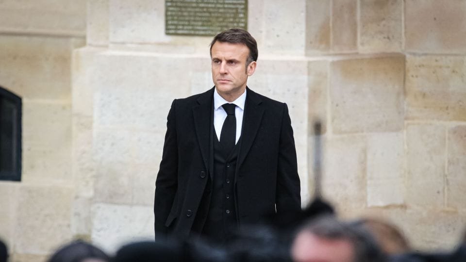 Emmanuel Macron se doit de partir dans l'intérêt de la France