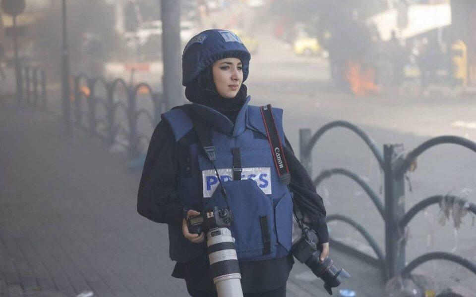 Le témoignage bouleversant de Farah Abu Ayash : abus et détention en tant que journaliste palestinienne