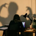 L'ascension des incompétents : comment le pouvoir se détourne de la compétence par des discours colorés