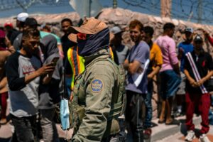 Arno Klarsfeld et les rafles : une controverse sur l'obligation de quitter le territoire français